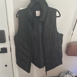 SO brand black puffer vest